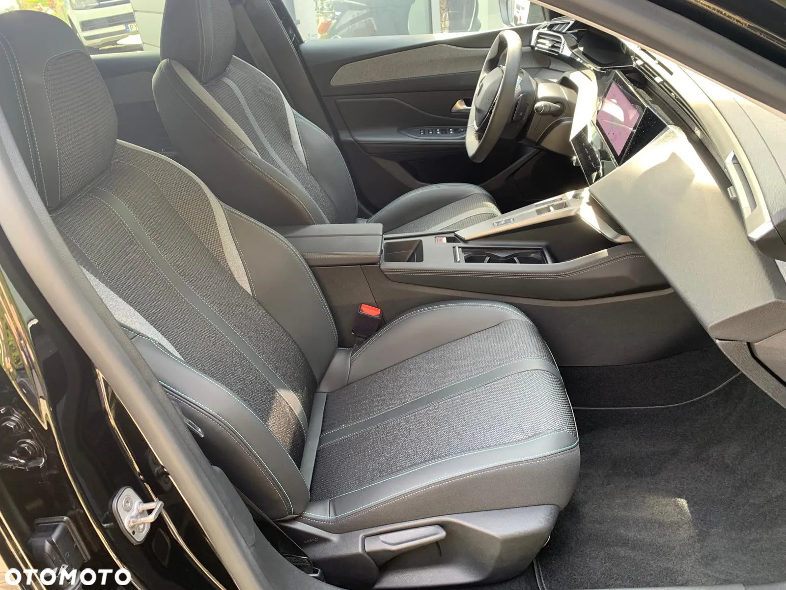 Peugeot 308 1.2 PureTech Allure S&S EAT8 - 16