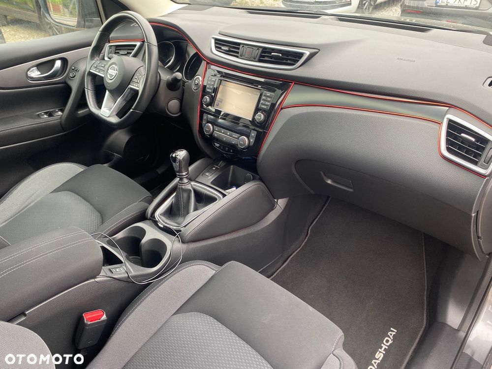 Nissan Qashqai 1.6 DIG-T N-Connecta - 23
