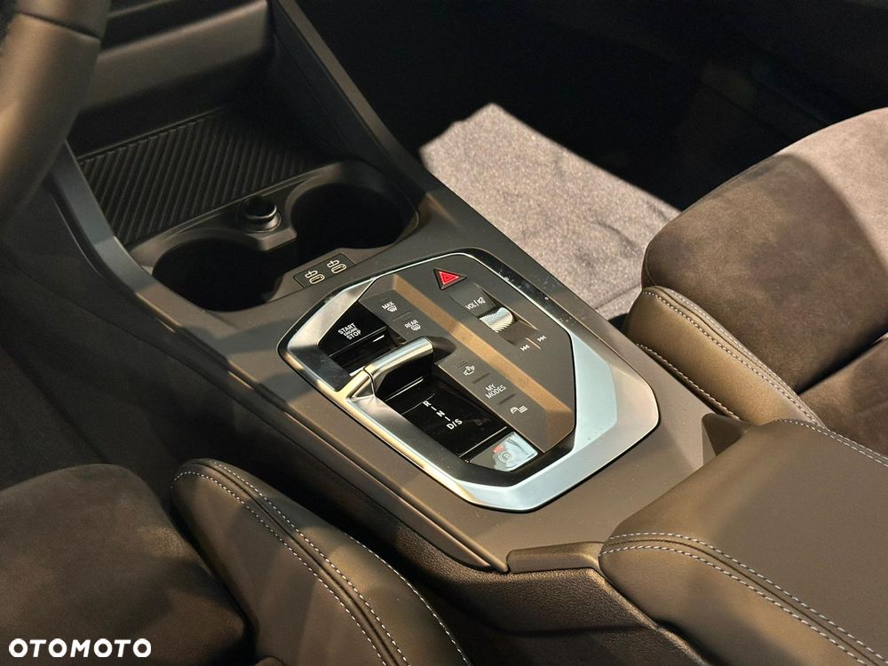 BMW Seria 2 220i mHEV - 18