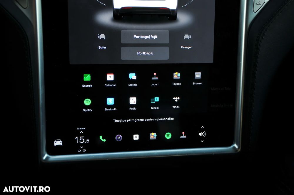 Tesla Model X - 25