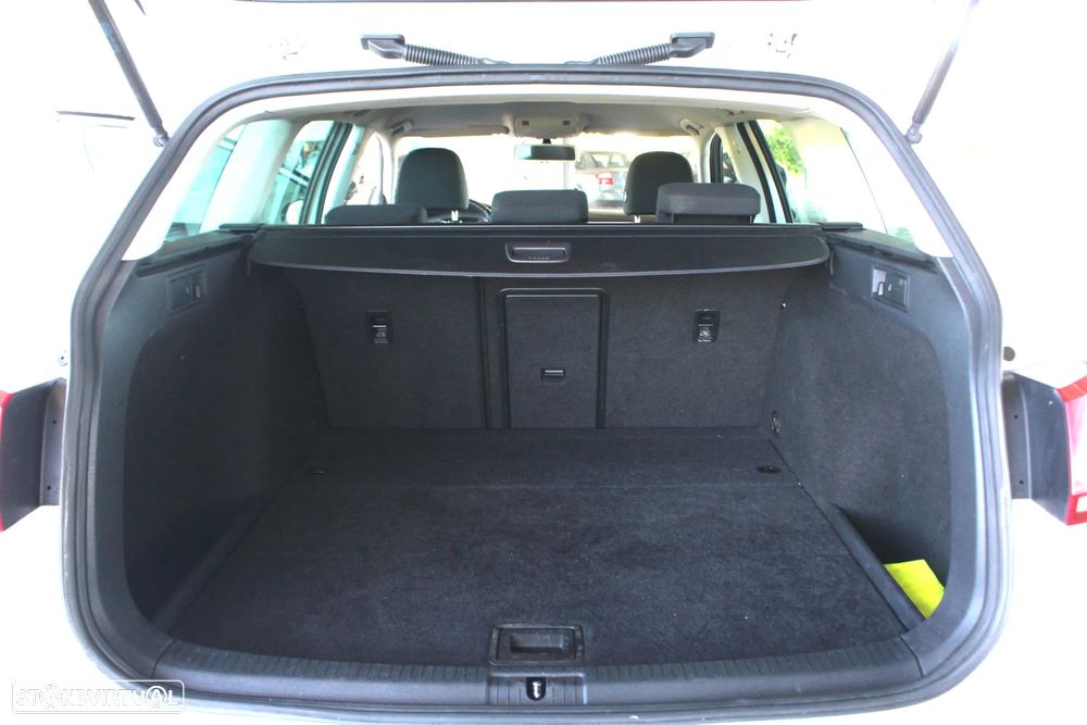 VW Golf Variant 1.6 TDi Sportline DSG - 30