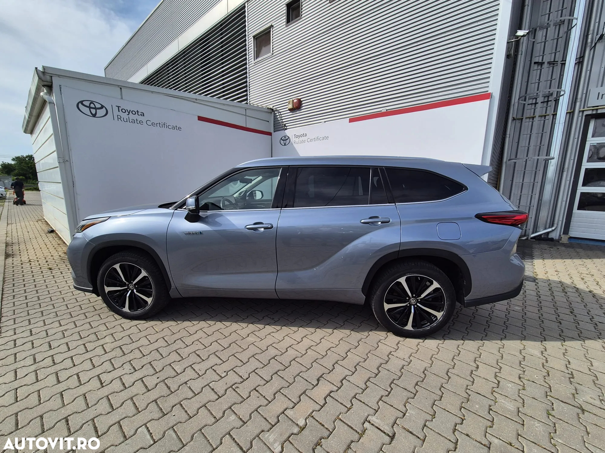 Toyota Highlander 2.5 L Hybrid Dynamic Force 248CP Luxury Metallic - 3