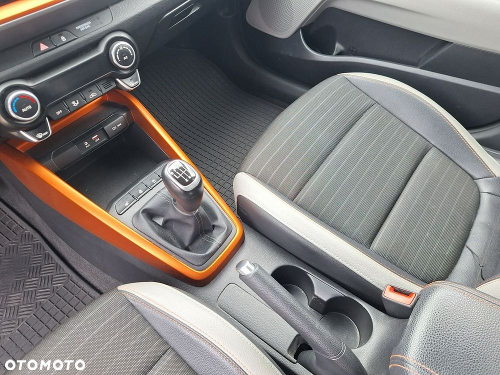 Kia Stonic 1.4 L - 14