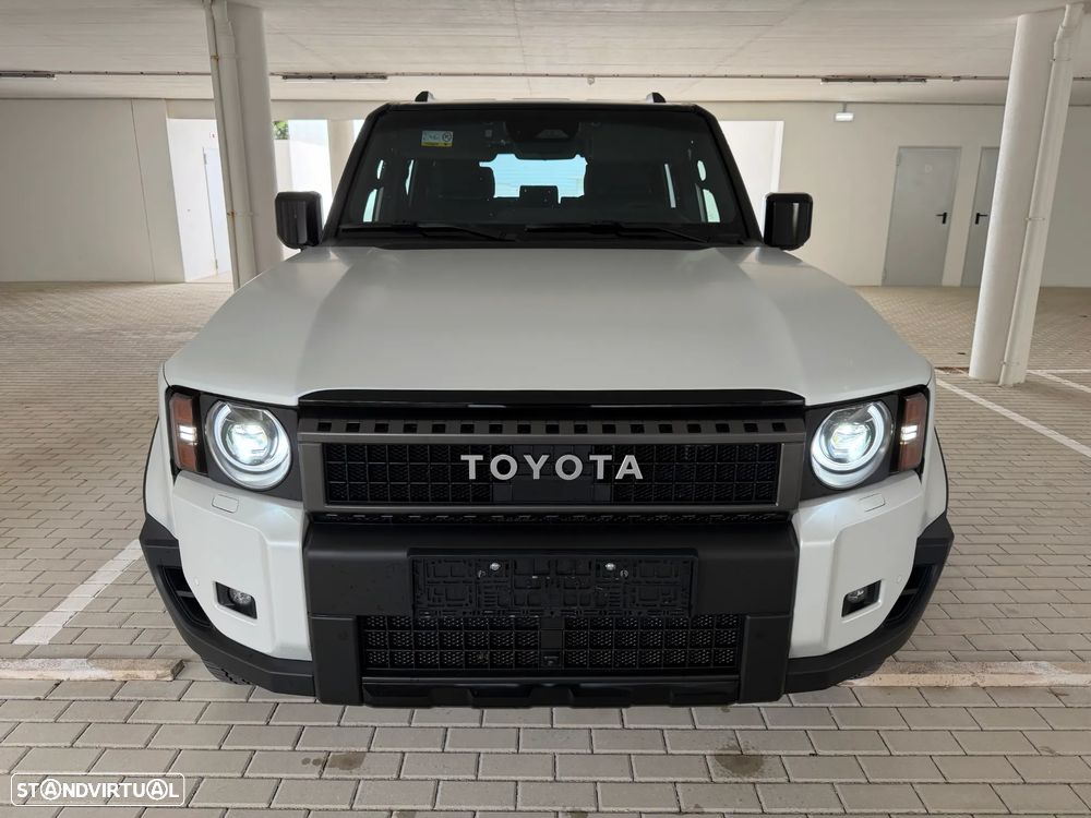 Toyota Land Cruiser 2.8 D-4D Mild-Hybrid Auto Executive - 2