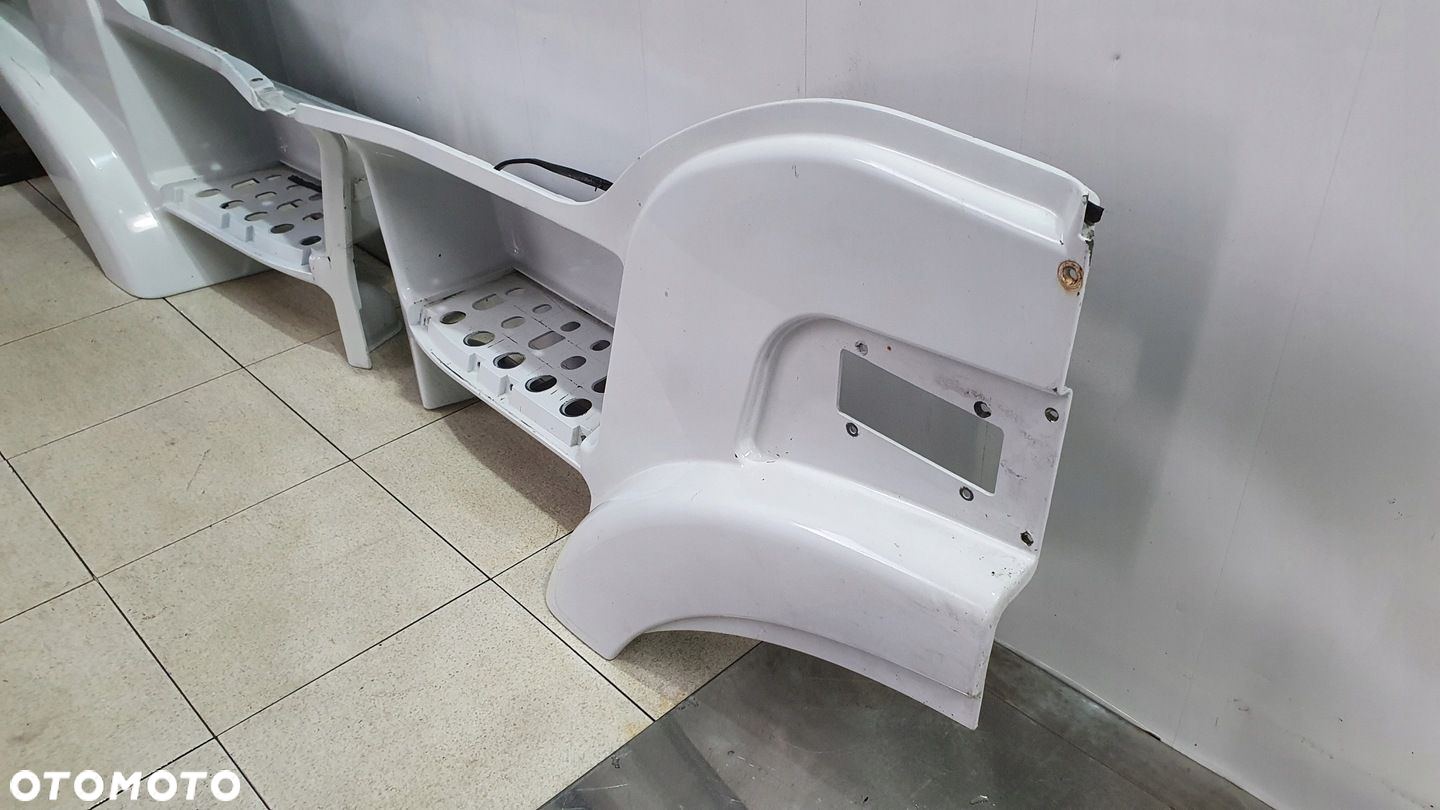 Stopień Stopnica Iveco Stralis Hi Way 5801840268 5801840271 - 2