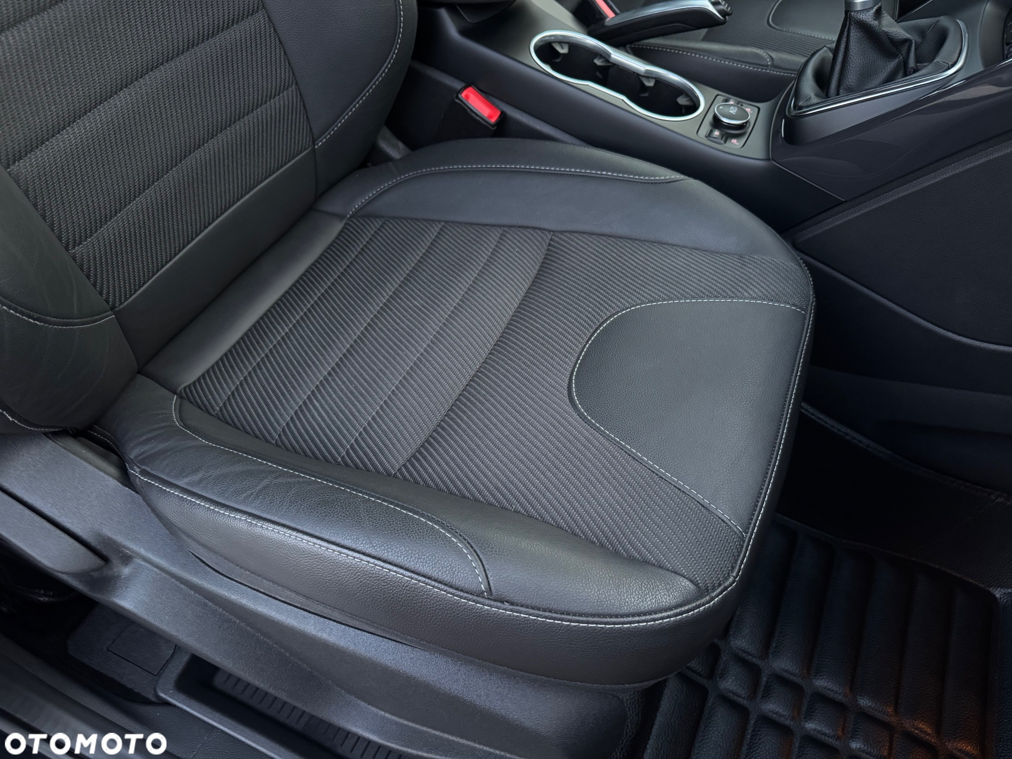 Ford Kuga 1.6 EcoBoost 2x4 Titanium - 20