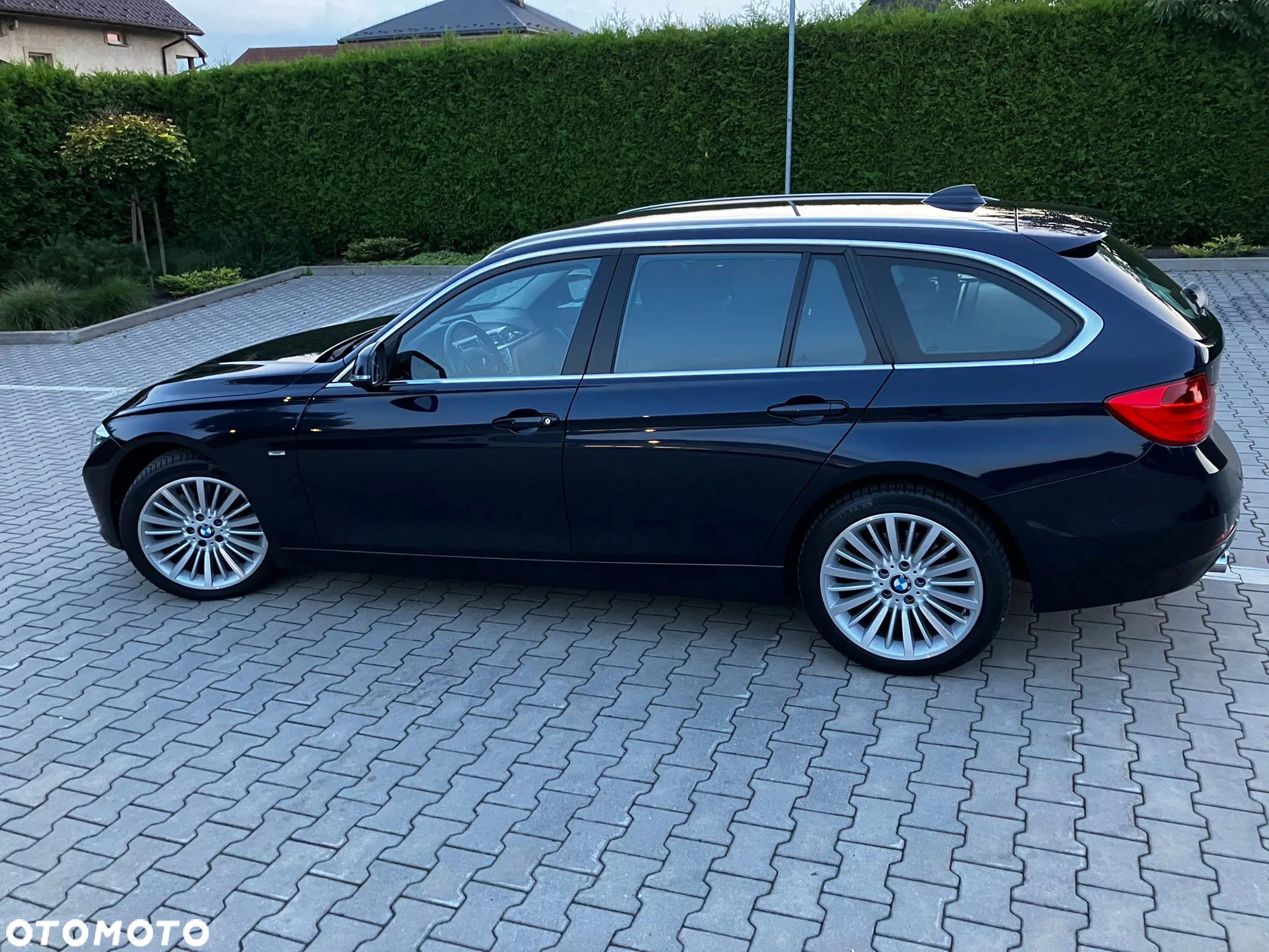 BMW Seria 3 328i Luxury Line - 34