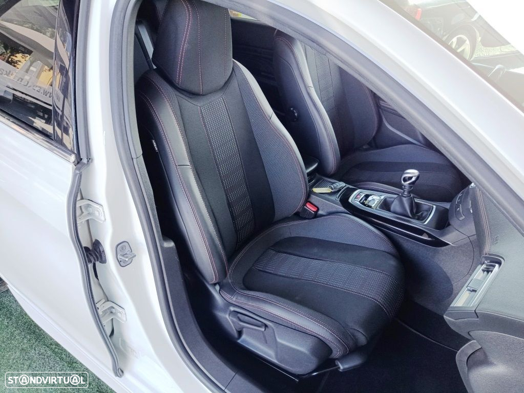 Peugeot 308 1.2 PureTech GT Line - 47