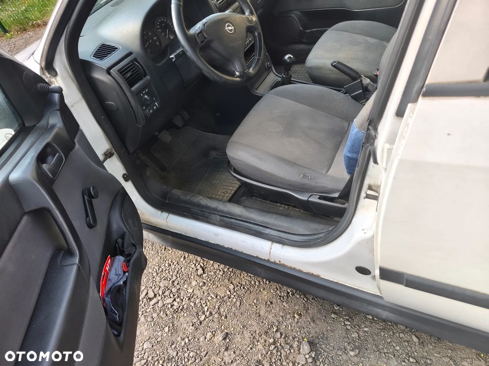Opel Astra 1.4 - 4