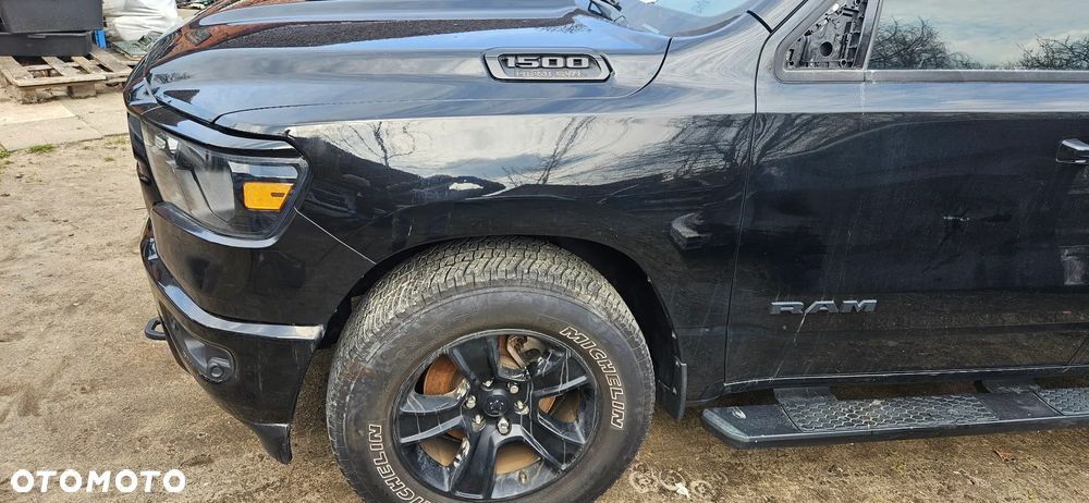 RAM 1500 V 5 2019- Big Horn 5.7 HEMI KOLOR PXJ Kompletny przód Maska Zderzak Reflektor Lampa Błotnik Pas Wzmocnienie czołowe chłodnice Komplet chłodnic z wentylatorem Listwa Maskownica - 10