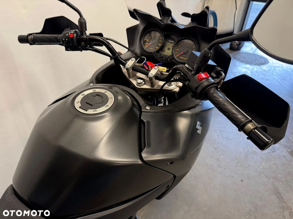 Suzuki V-STROM - 29