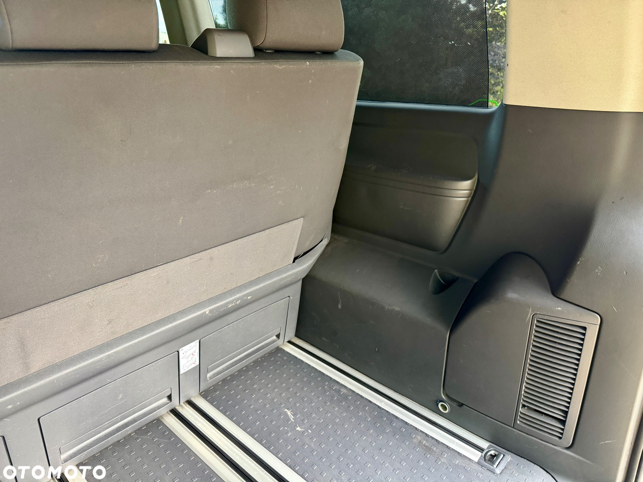 Volkswagen Multivan - 27