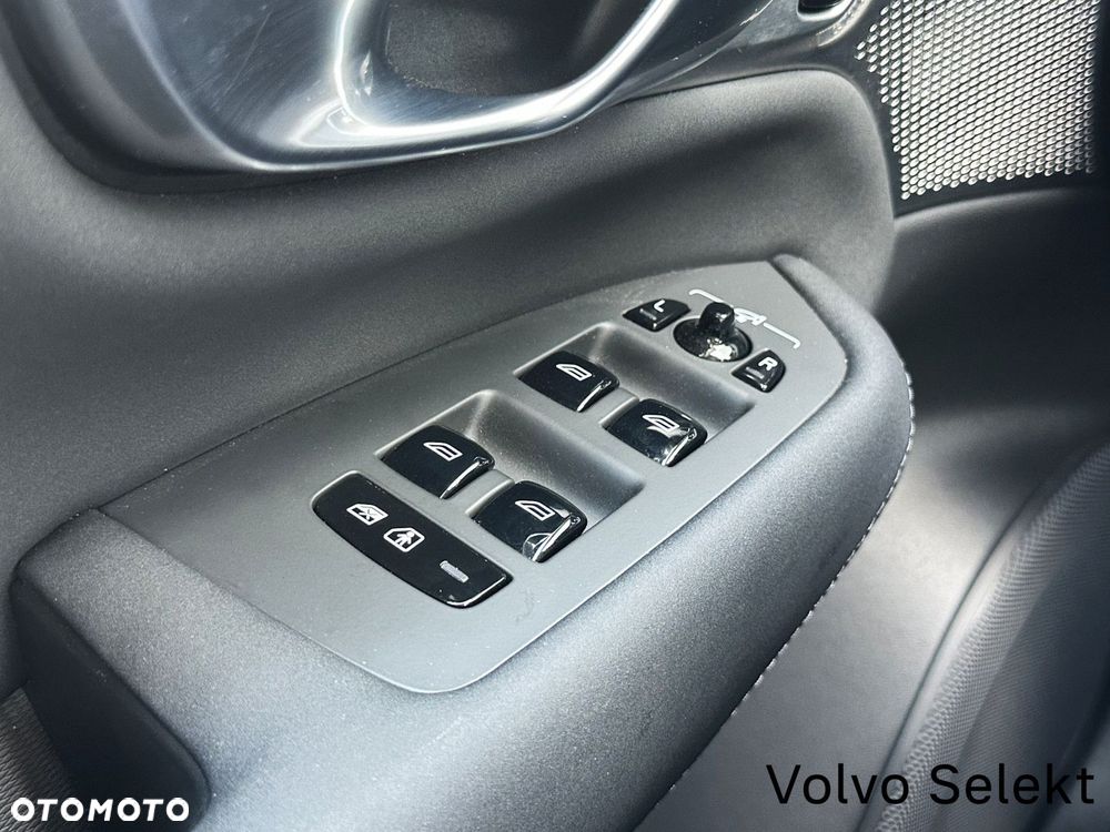 Volvo XC 90 - 30