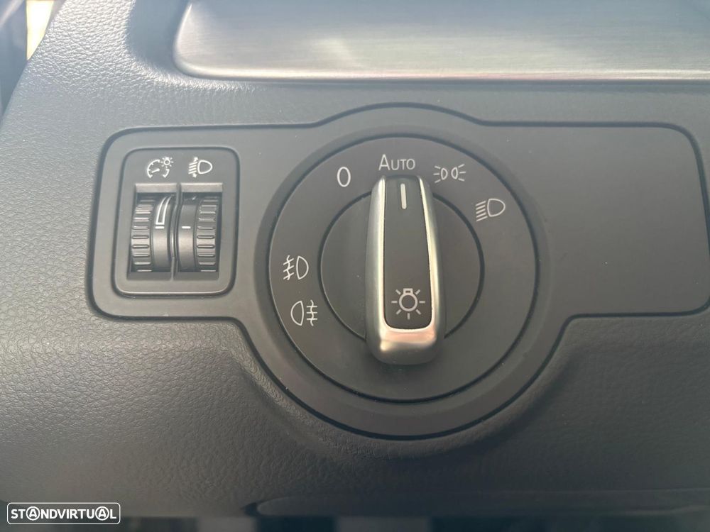 VW Passat 1.6 TDI BlueMotion - 15