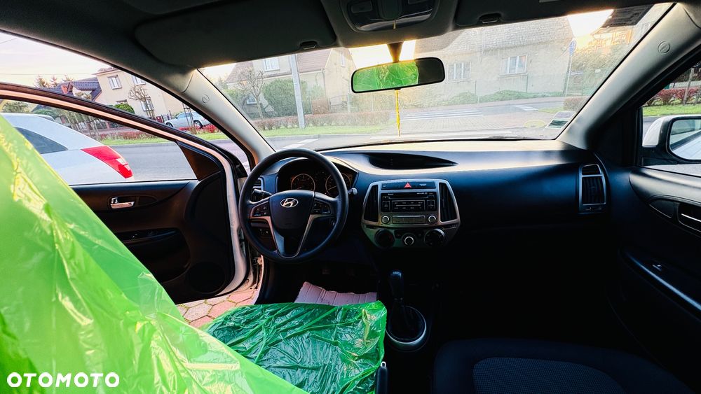 Hyundai i20 1.1 CRDi - 12