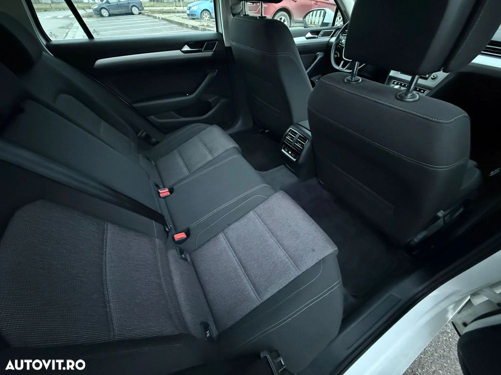 Volkswagen Passat 2.0 TDI SCR DSG Comfortline - 9