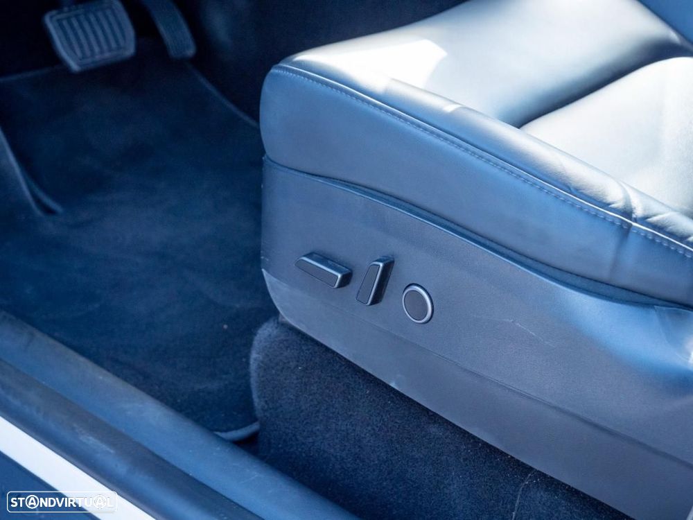 Tesla Model Y Standard - 25