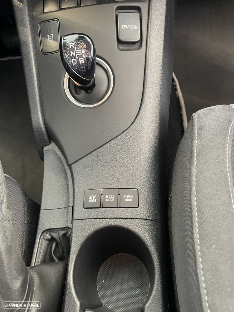 Toyota Auris 1.8 HSD Comfort +P.Techno+P.Sport - 18