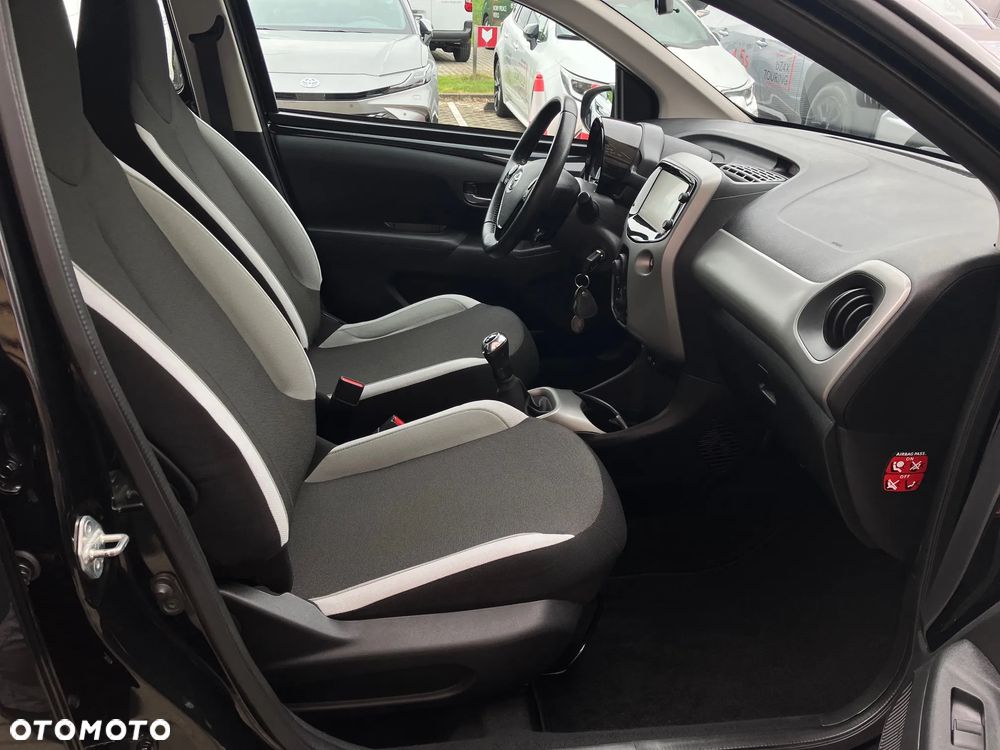Toyota Aygo x-play - 17
