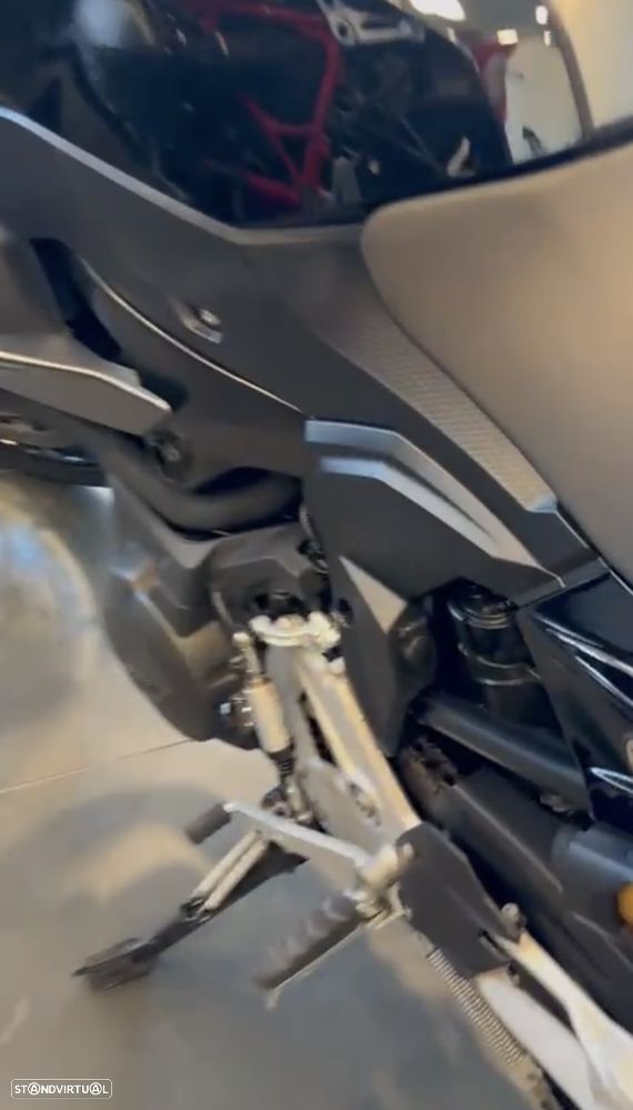 BMW F 900 XR Triple black - 8
