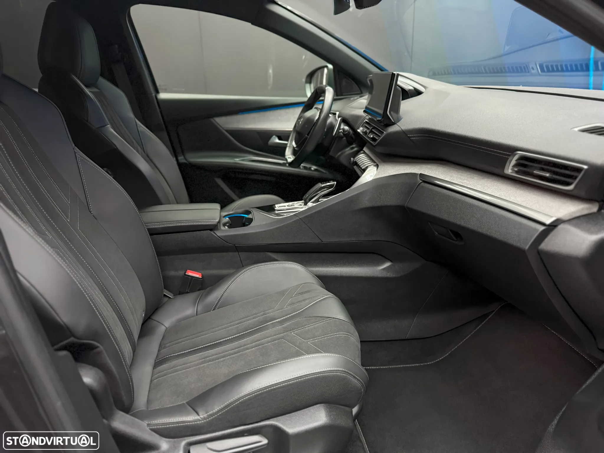Peugeot 3008 1.5 BlueHDi GT EAT8 - 26