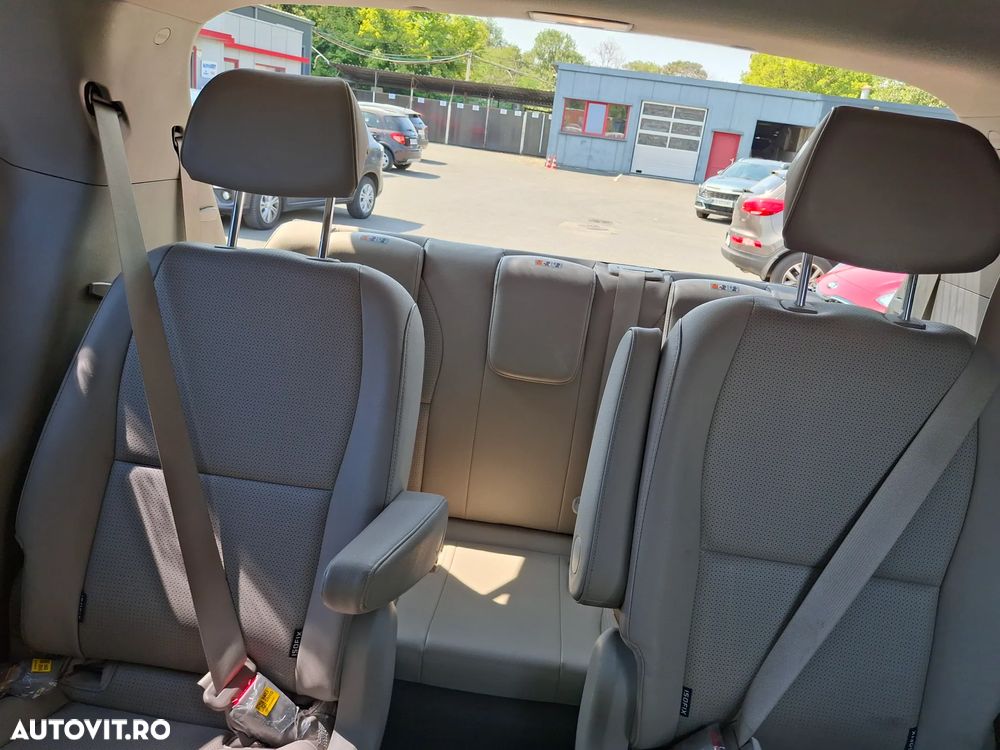 Kia Carnival - 30