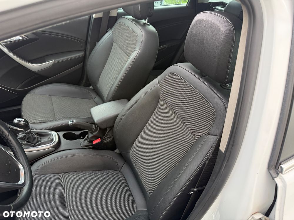 Opel Astra 1.4 T Cosmo - 17