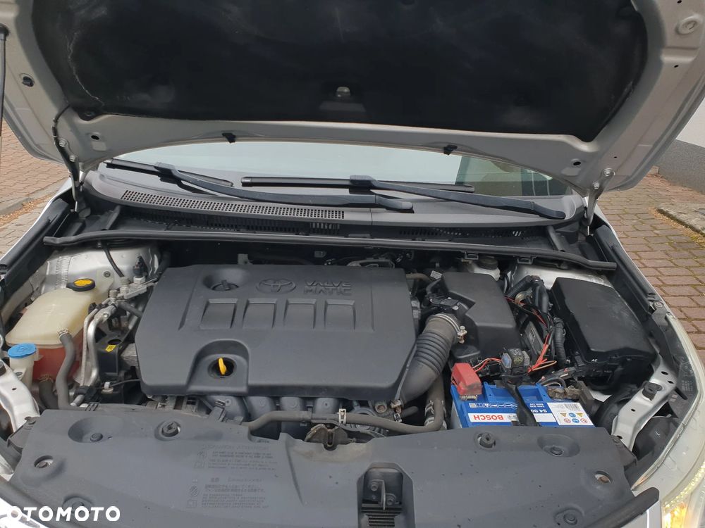 Toyota Avensis Touring Sports 1.8 Edition S+ - 20