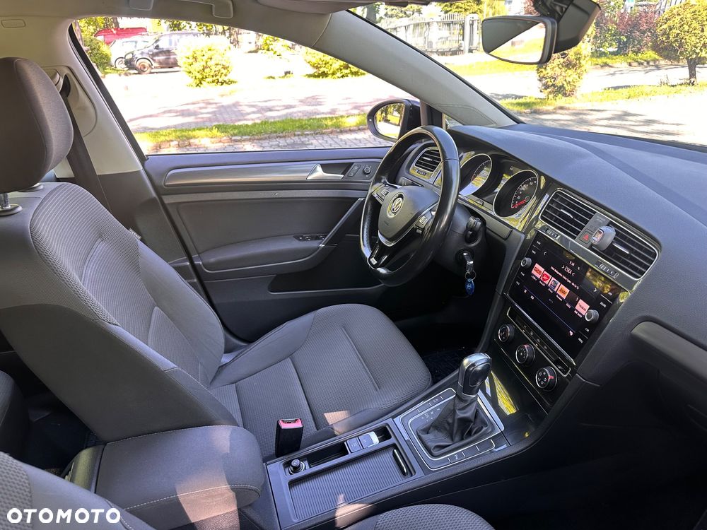 Volkswagen Golf 1.6 TDI SCR DSG Comfortline - 29
