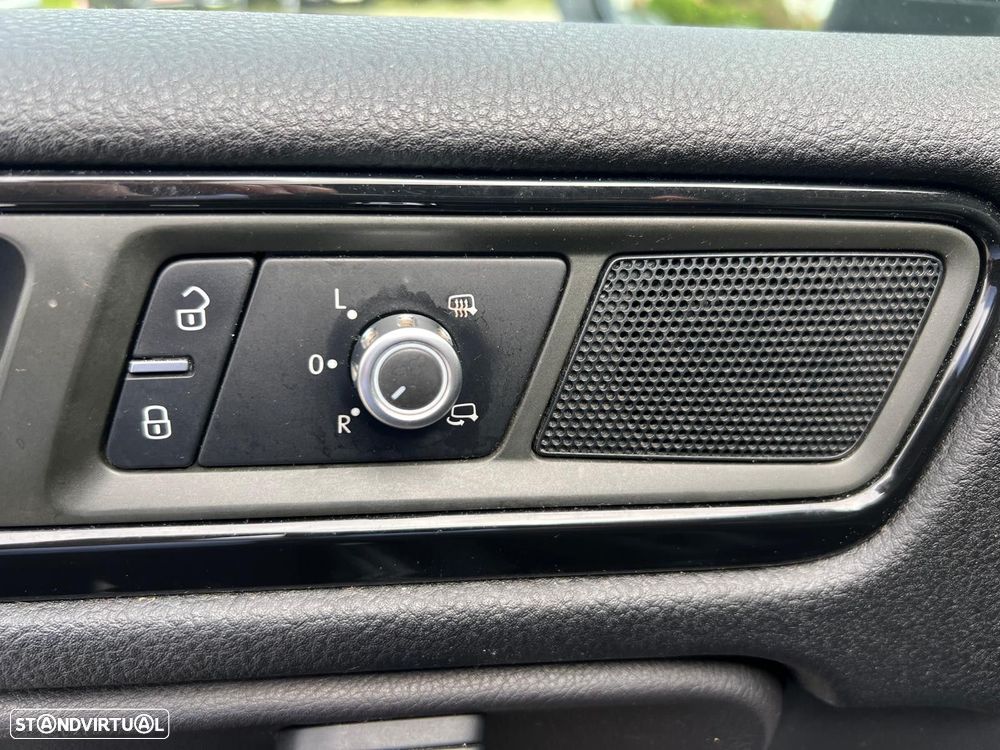 VW Touareg 3.0 TDI V6 Tiptronic - 12