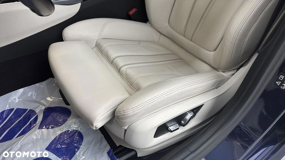 BMW Seria 5 540d xDrive mHEV M Sport sport - 13