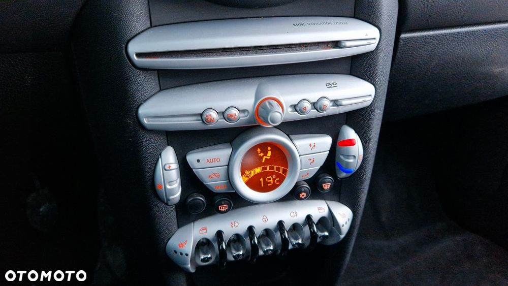 MINI Cooper Standard - 14