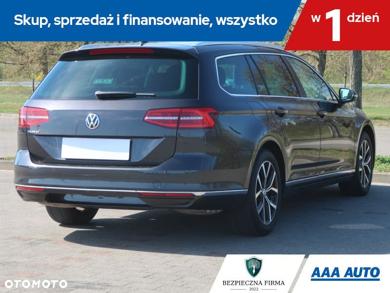Volkswagen Passat - 6