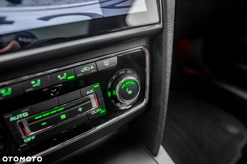 Skoda Superb 2.0 TDI Green tec 4x4 DSG L&K - 24