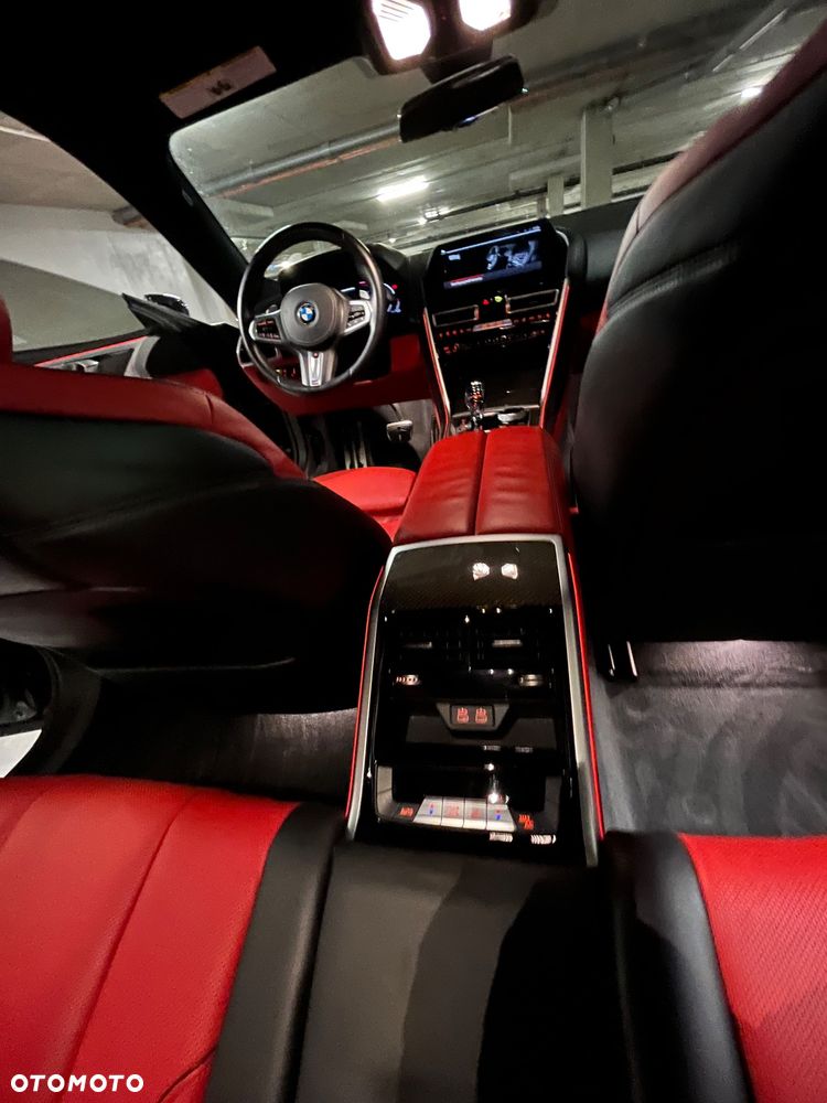 BMW Seria 8 - 16