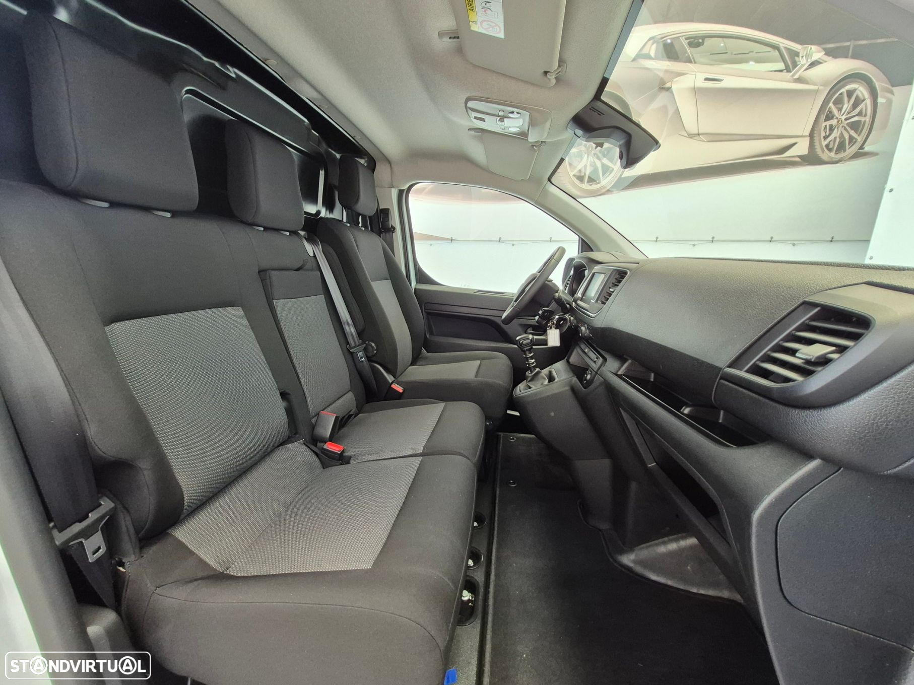 Opel Vivaro 1.5 CDTi L2H1 Essentia - 21