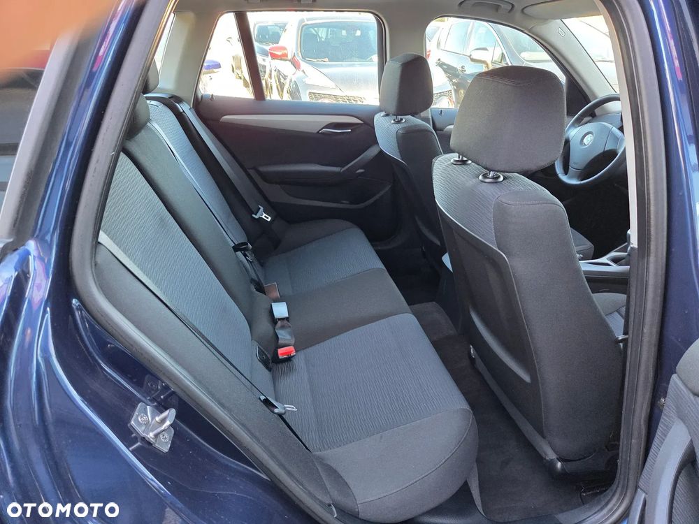 BMW X1 xDrive18d xLine - 12