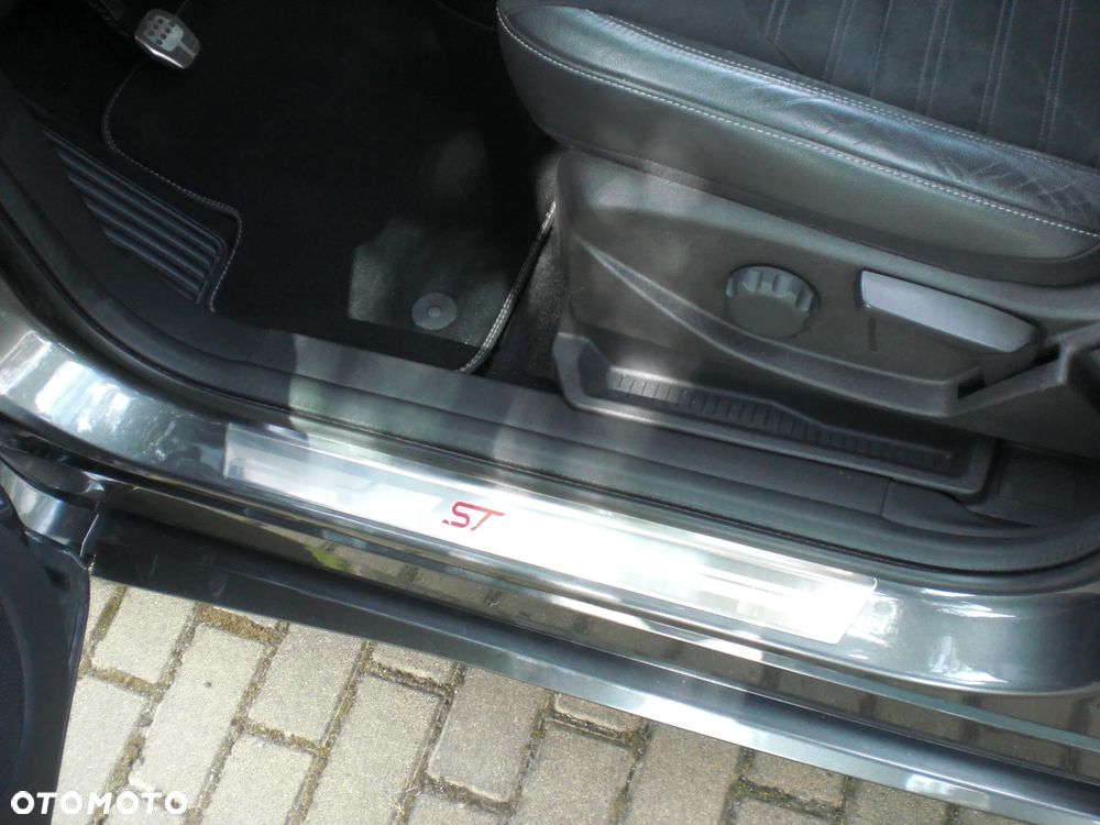 Ford Kuga - 23