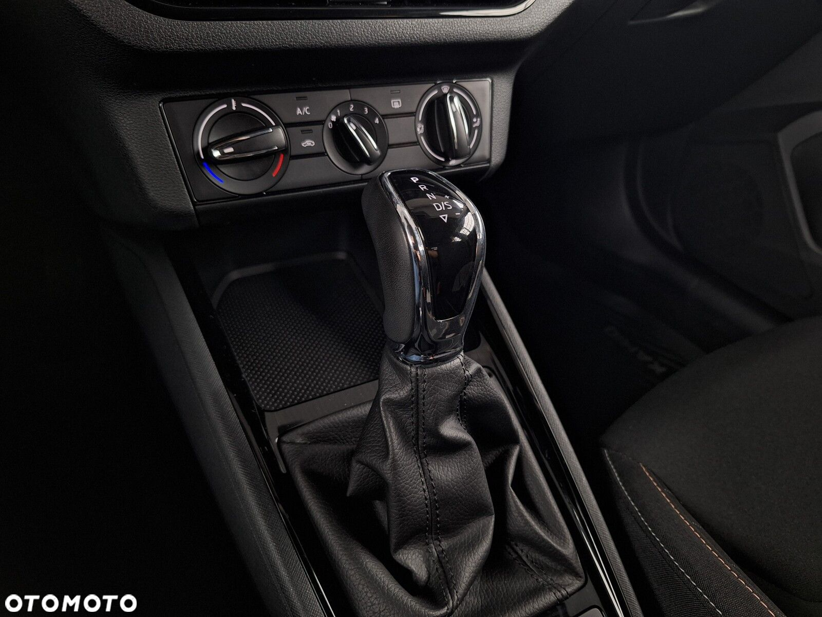 Skoda Kamiq 1.0 TSI Ambition DSG - 22