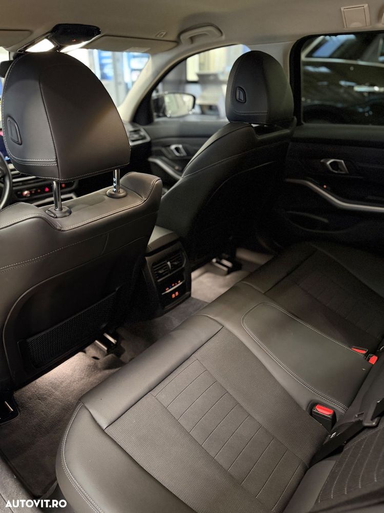 BMW Seria 3 318d Touring Aut. Sport Line - 14