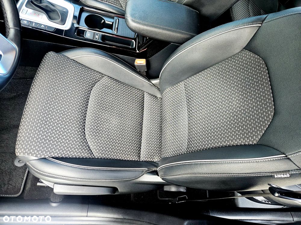 Kia XCeed - 32