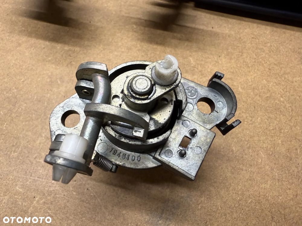STACYJKA BMW E34 E32 LIFT ZESTAW WKŁADEK KLAMKI KLUCZYK KLAMKA LEWA PRAWA ZAMEK TYŁ KLAPY M60 540i 740i V8 RARYTAS - 6