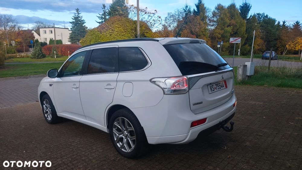 Mitsubishi Outlander 2.0 4WD Top - 5