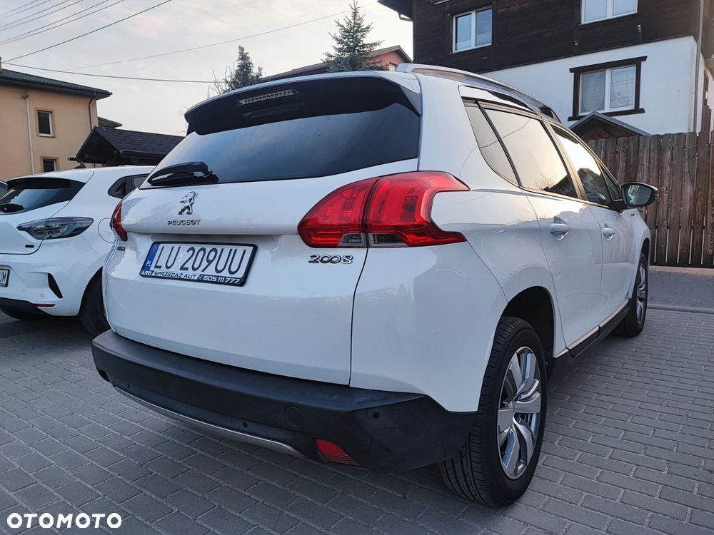 Peugeot 2008 BlueHDi 100 STOP & START Style - 4