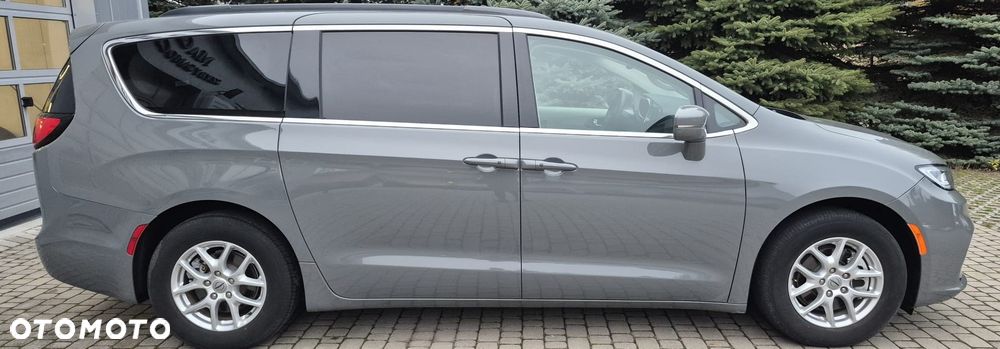 Chrysler Pacifica - 4