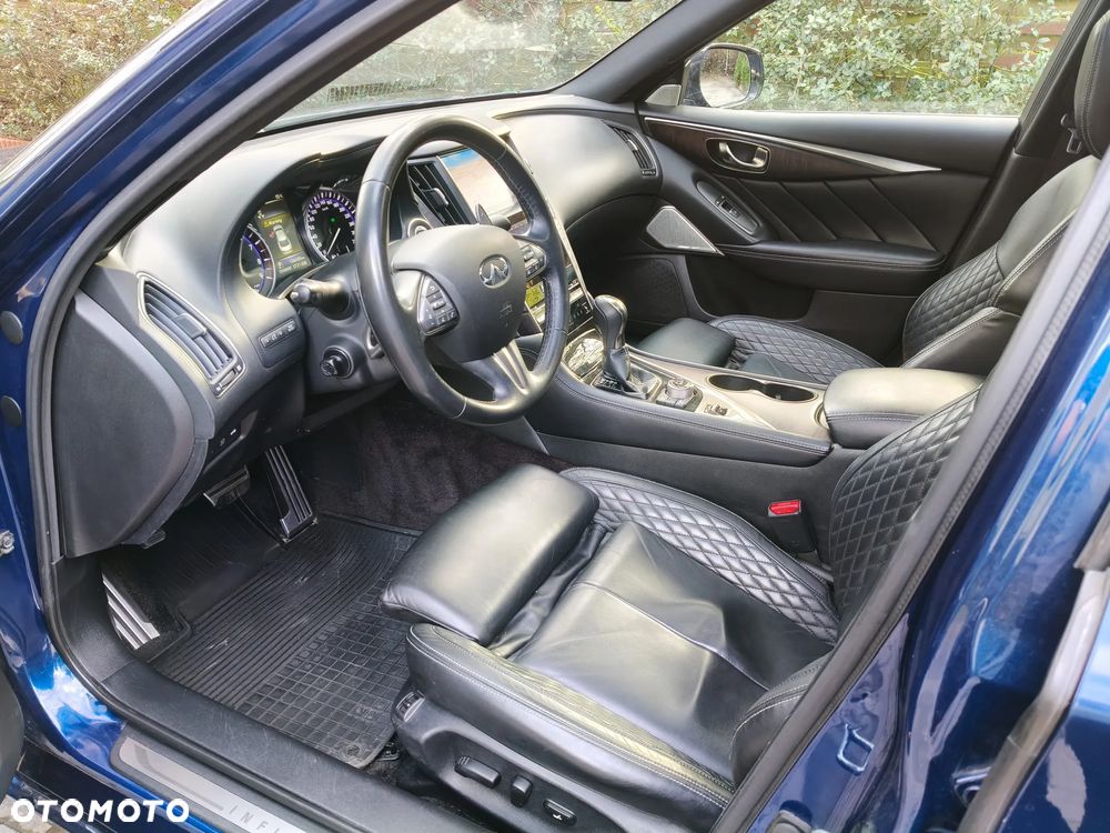 Infiniti Q50 Hybrid AWD Premium - 17