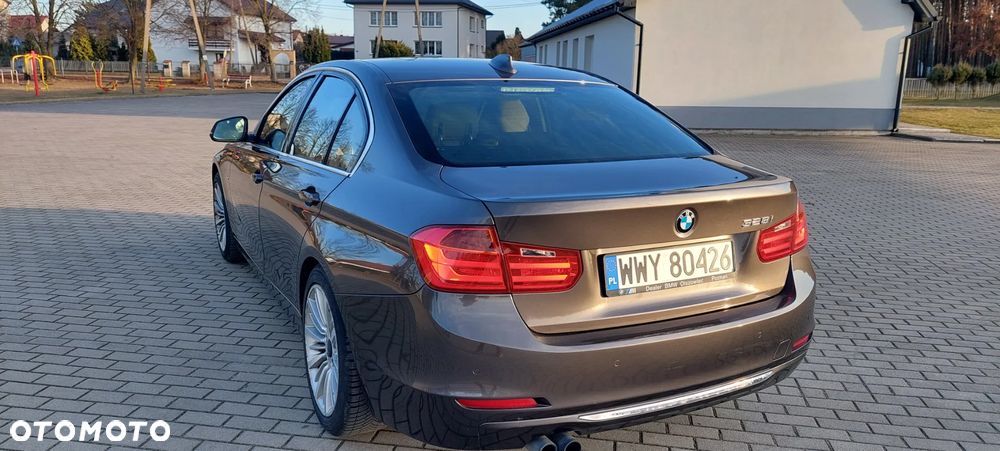 BMW Seria 3 328i - 15