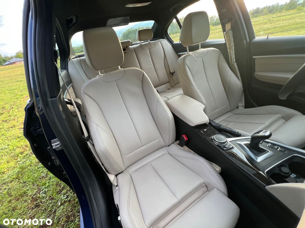 BMW Seria 3 330i xDrive Sport Line - 23