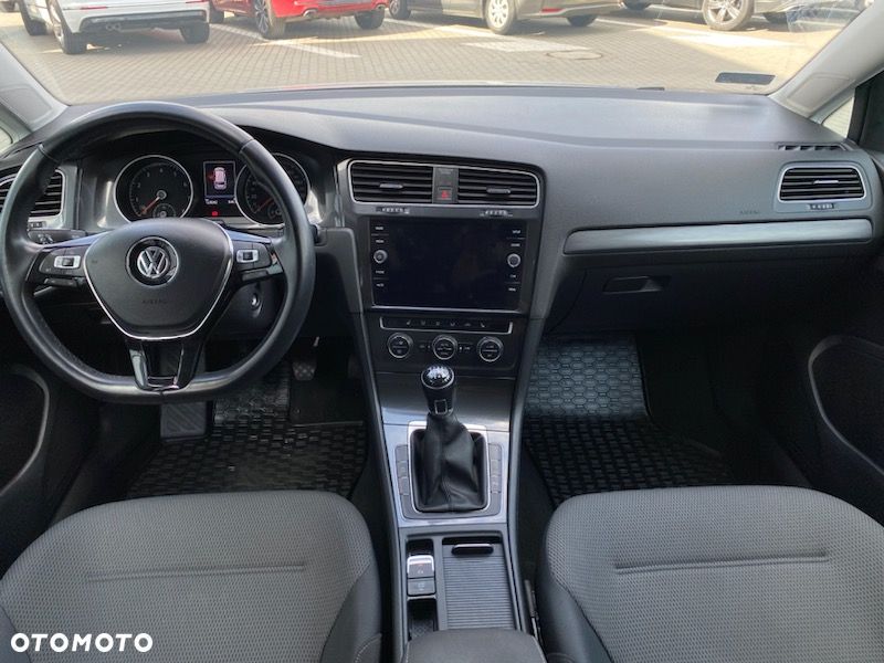 Volkswagen Golf - 8