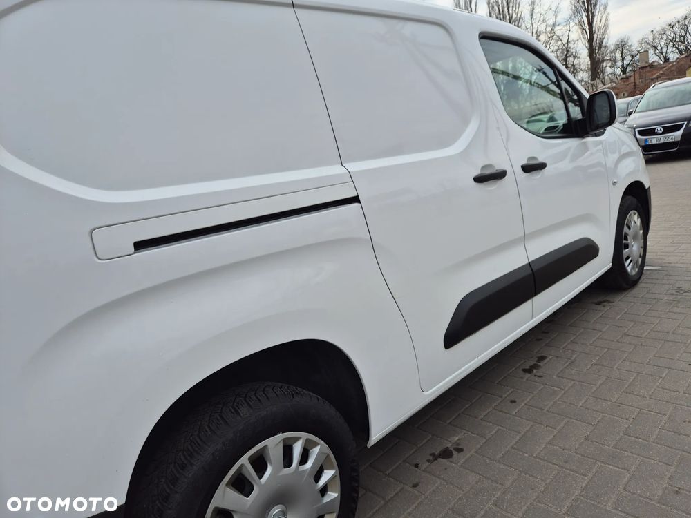 Opel COMBO - 19